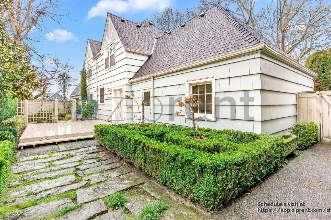 3010 Se Lambert St - Photo 4 of 30