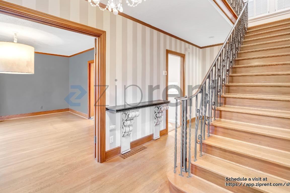 3010 Se Lambert St - Photo 6 of 30