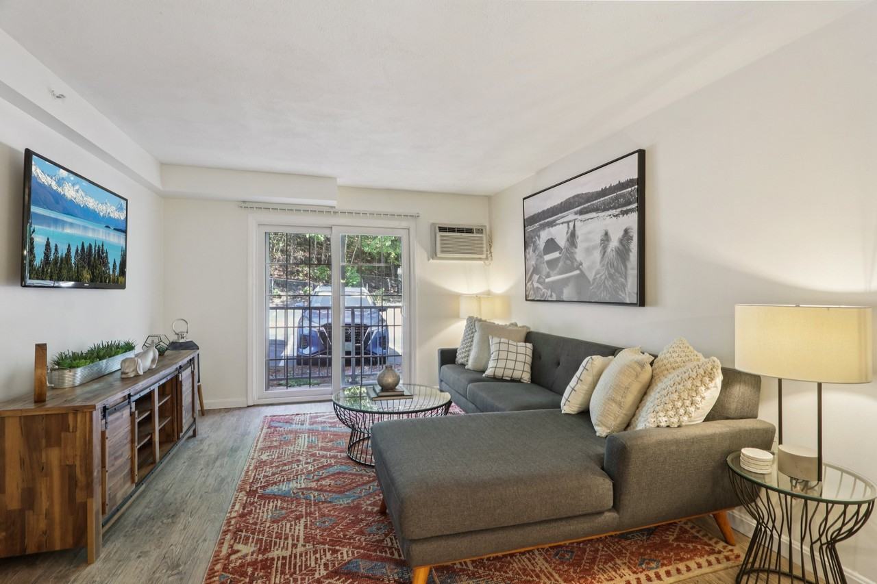 Heritage at the River - Photo 2 of 54