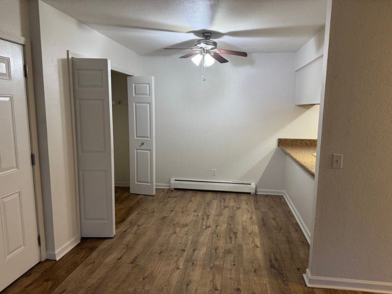 580 N Main St - Photo 5 of 11