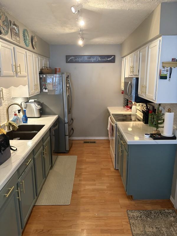 1732 Woodpointe Dr - Photo 2 of 15