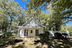 featured image of 53 Country Wood Ln