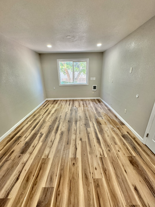 4325 Lashelle Ave - Photo 3 of 5