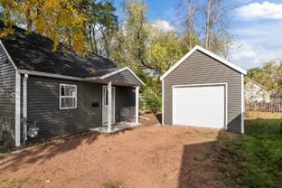 1004 W Kamps Ave - Photo 1 of 1