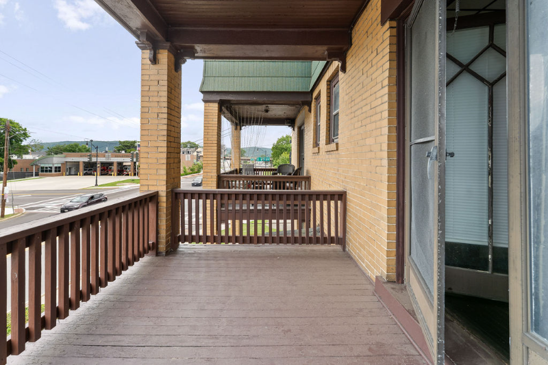 226 Court St #3 - Photo 2 of 9