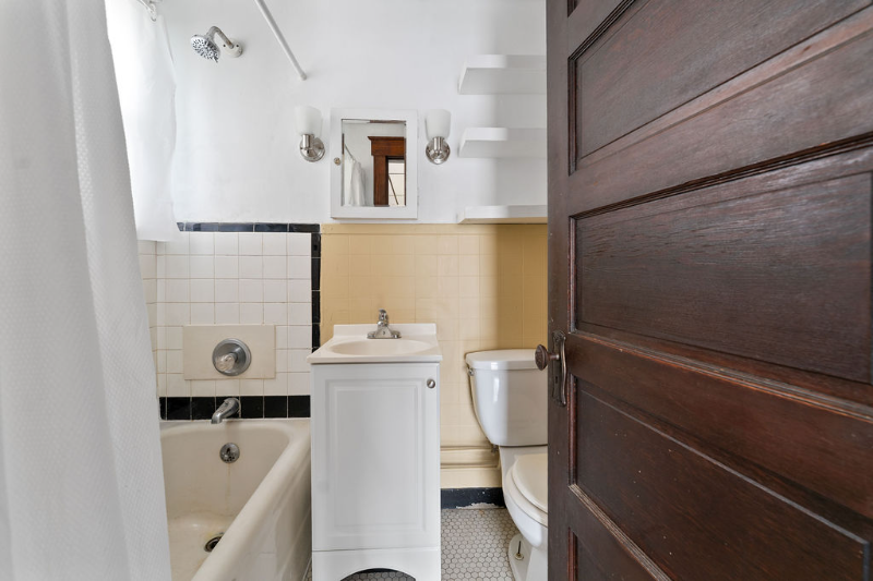 226 Court St #3 - Photo 5 of 9