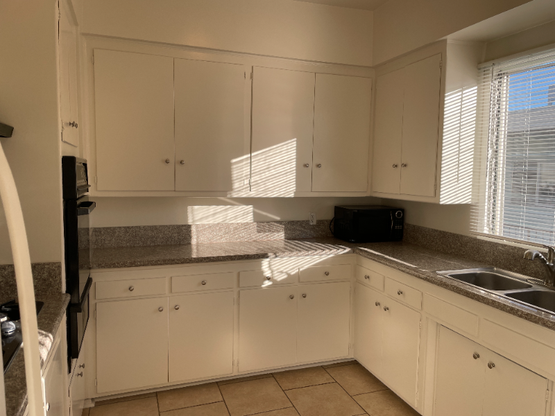 1122 S Clark Dr #4 - Photo 3 of 10