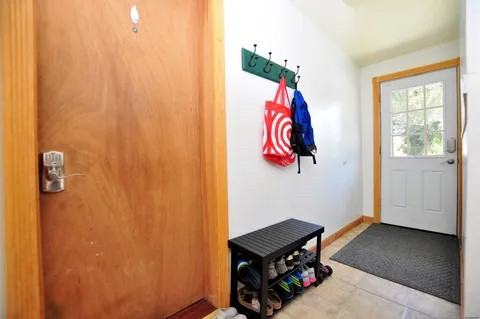 349 Naubuc Ave #A - Photo 4 of 9