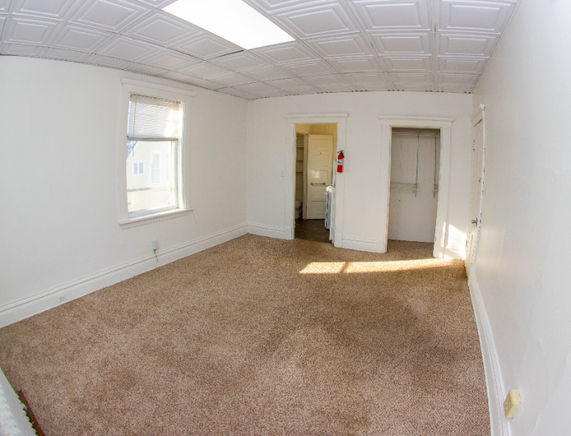 312 Woodward Ave #8 - Photo 3 of 6