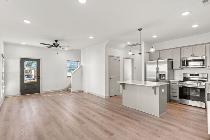 311 W Broad St - Photo 7 of 31