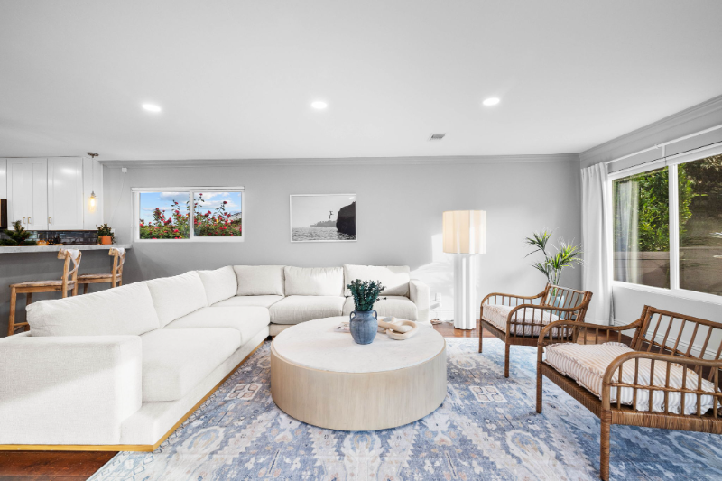 5842 Soledad Mountain Rd - Photo 3 of 14