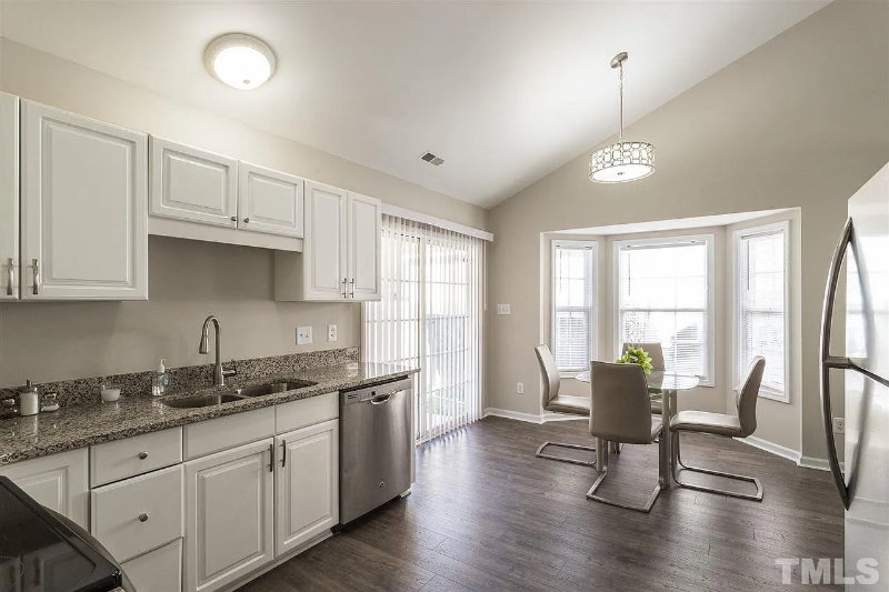 1276 Sweetgrass St - Photo 4 of 9