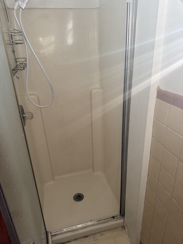 325 Highland View Dr #C - Photo 6 of 6