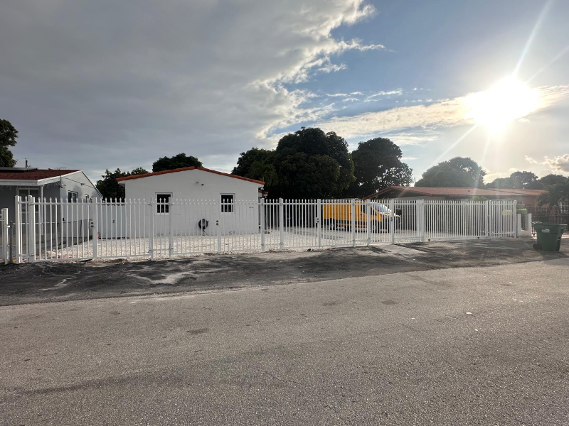 3248 Nwst - Photo 2 of 6