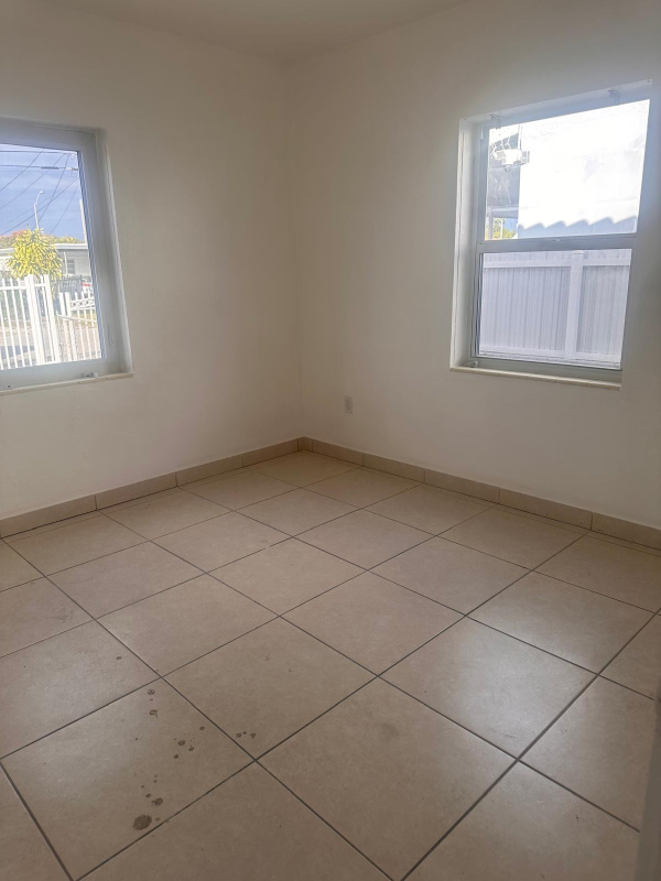 3248 Nwst - Photo 5 of 6