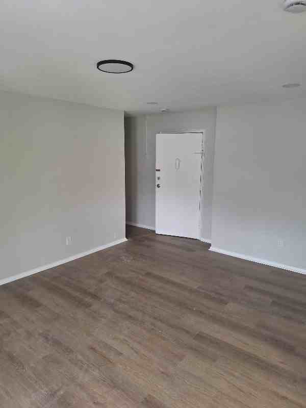 91 Oak St - Photo 5 of 10