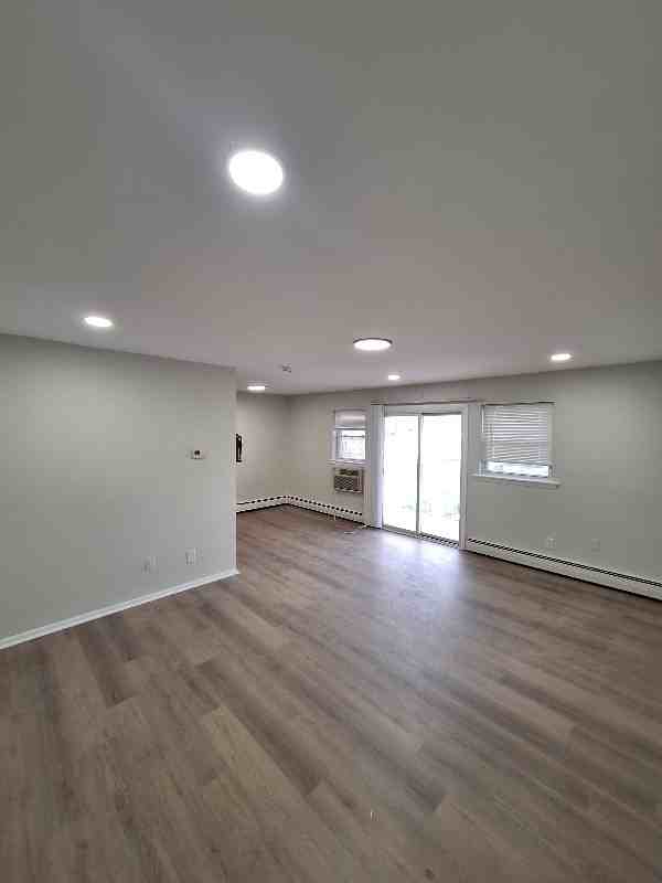 91 Oak St - Photo 7 of 10