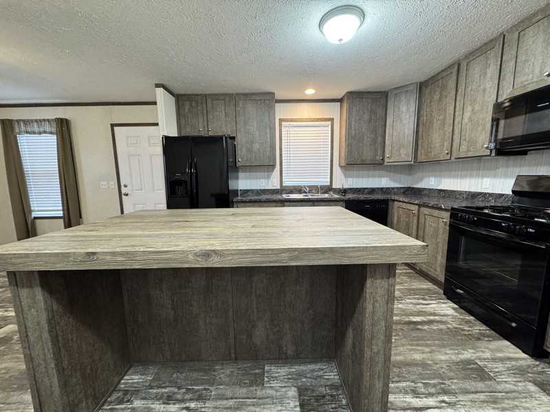 16152 Notre Dame St - Photo 2 of 19