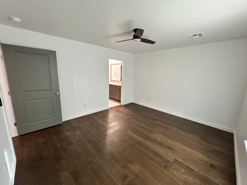 4600 E Lincoln St - Photo 4 of 8