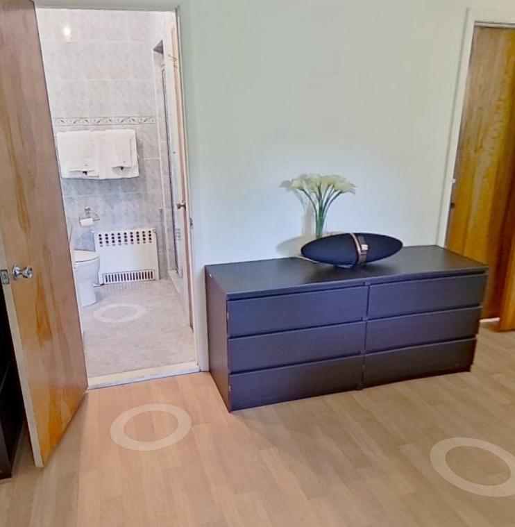 38 Park Ave W - Photo 4 of 15