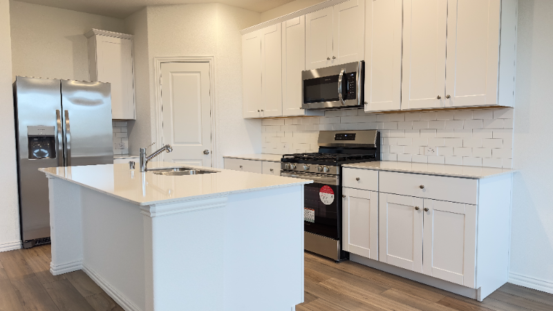 2108 Angus Dr - Photo 5 of 18