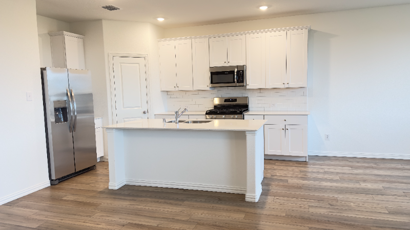 2108 Angus Dr - Photo 7 of 18