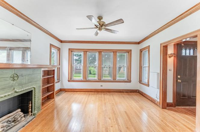 1302 S 56th Ct - Photo 2 of 16