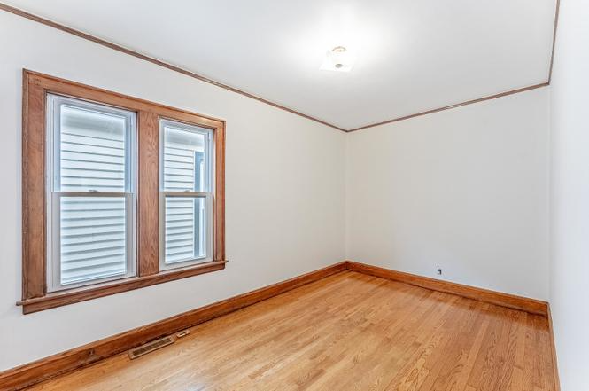 1302 S 56th Ct - Photo 4 of 16