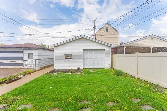 1302 S 56th Ct - Photo 5 of 16