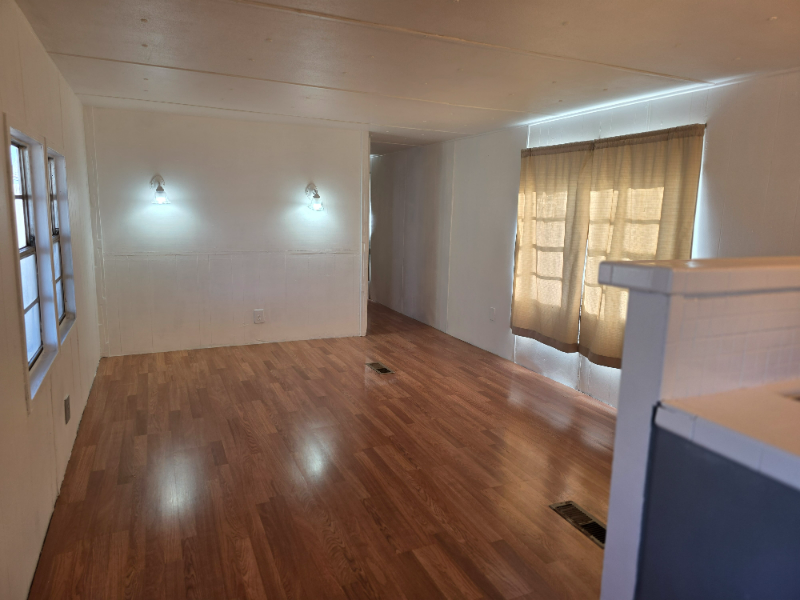 2325 E Packard Ave - Photo 3 of 13