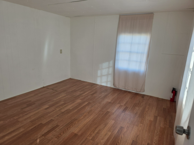 2325 E Packard Ave - Photo 7 of 13