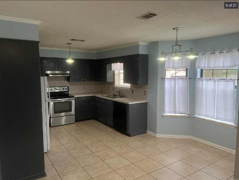 8 Bridgestone Dr - Photo 2 of 10