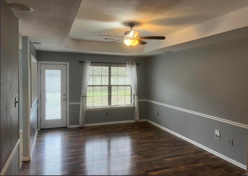 8 Bridgestone Dr - Photo 3 of 10