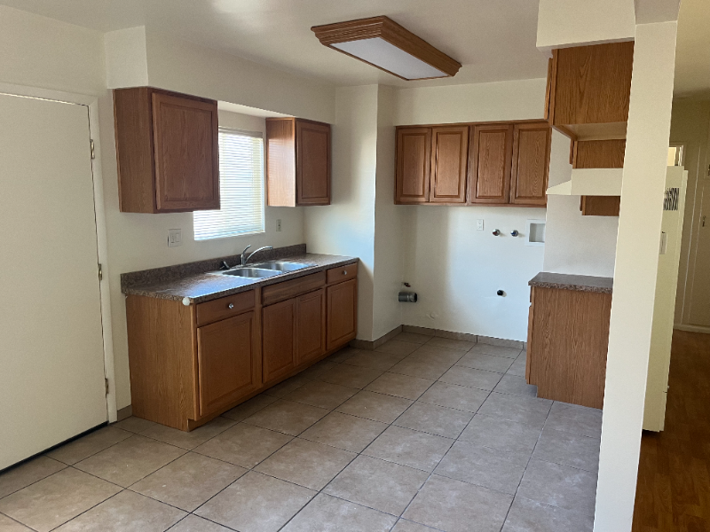 1928 W 146th St #B - Photo 4 of 11