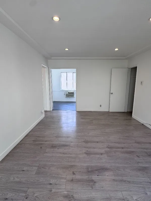 1280 N Laurel Ave #22 - Photo 2 of 15