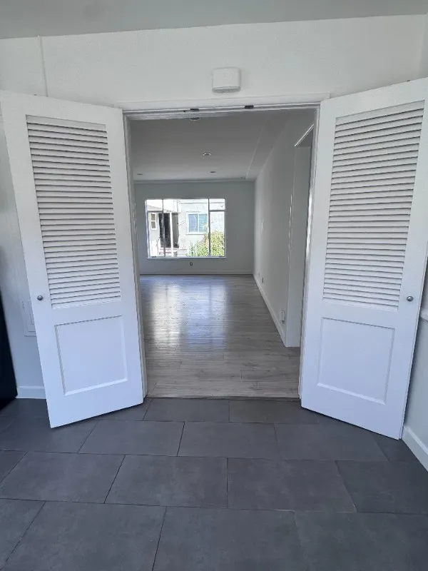 1280 N Laurel Ave #22 - Photo 6 of 15