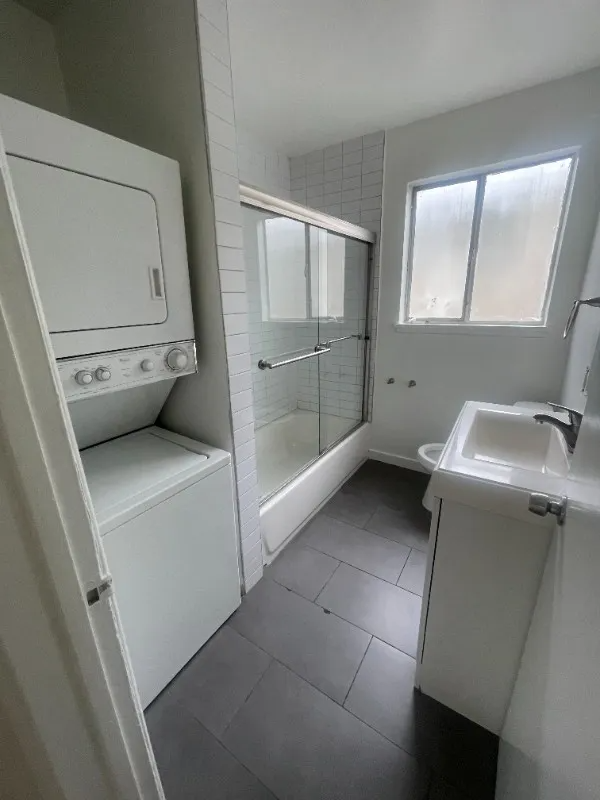 1280 N Laurel Ave #22 - Photo 7 of 15