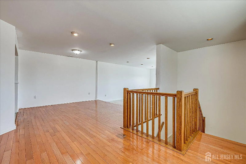 3004 Jesse Way - Photo 3 of 20