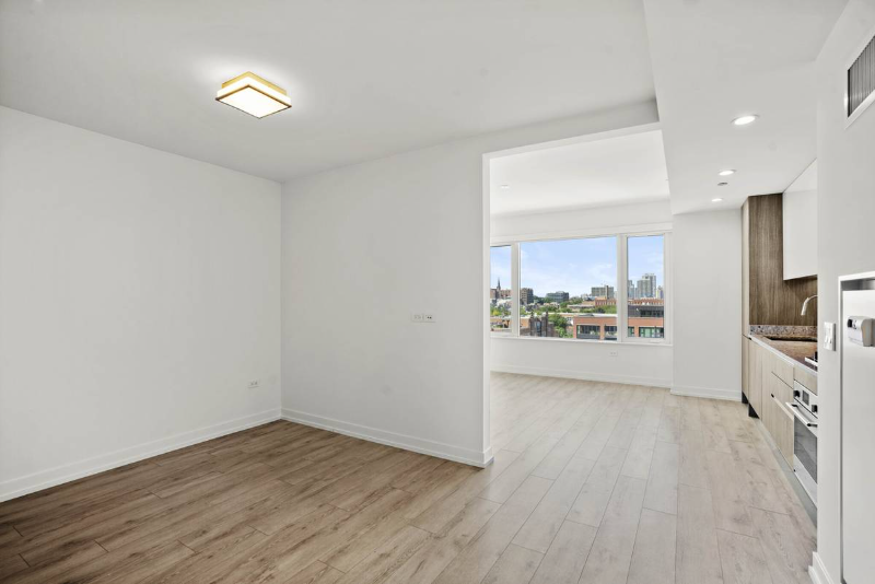 1120 N Wells St - Photo 2 of 17