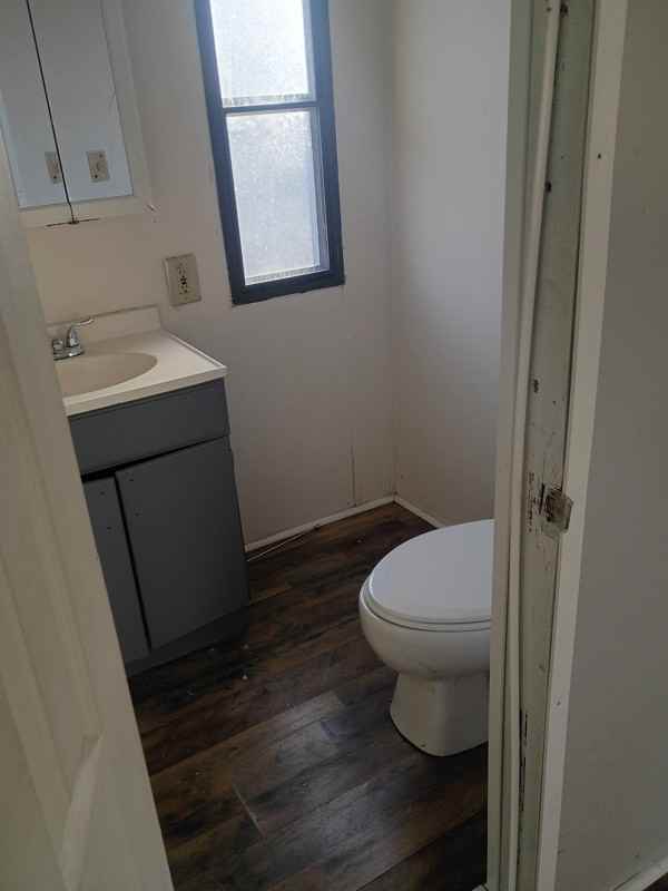 112 Norris Ave Se - Photo 4 of 12