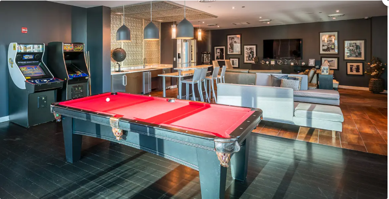 347 E Ohio St - Photo 5 of 12