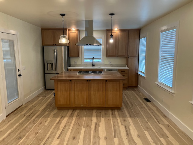 3353 Spear Ave - Photo 2 of 10