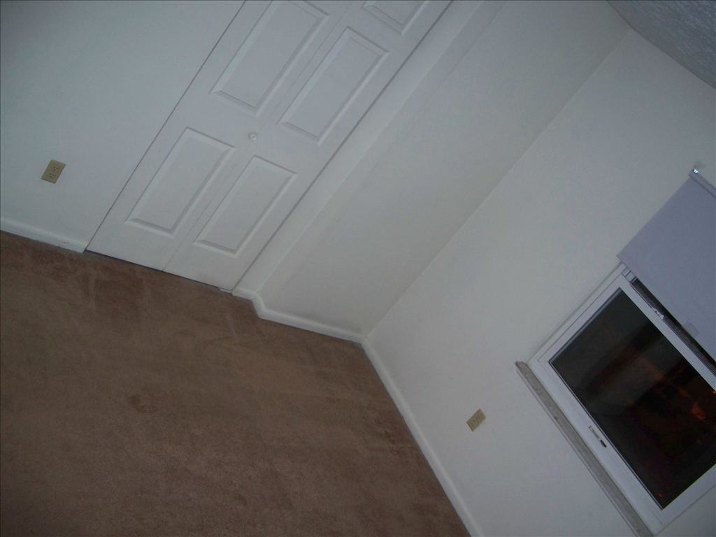 1051 Clyde Ave #3 - Photo 4 of 8