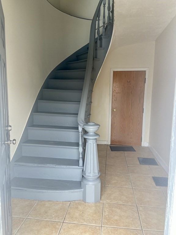 322 Essex St #1stFL - Photo 2 of 3