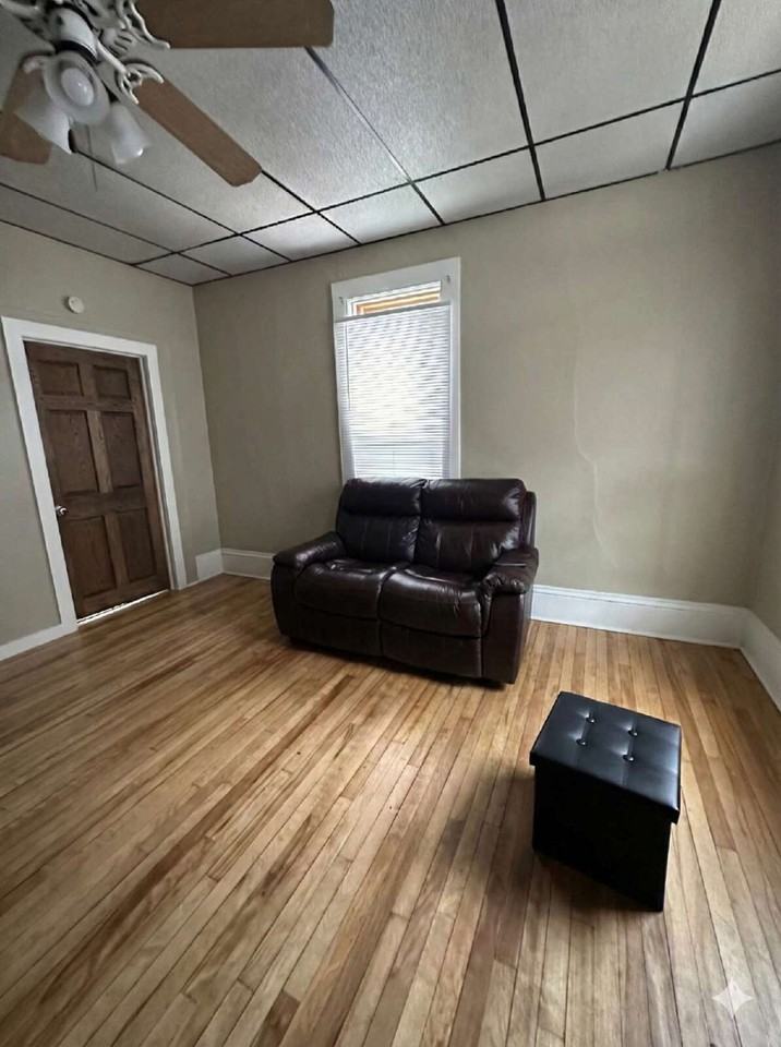 626 Lake St - Photo 3 of 20