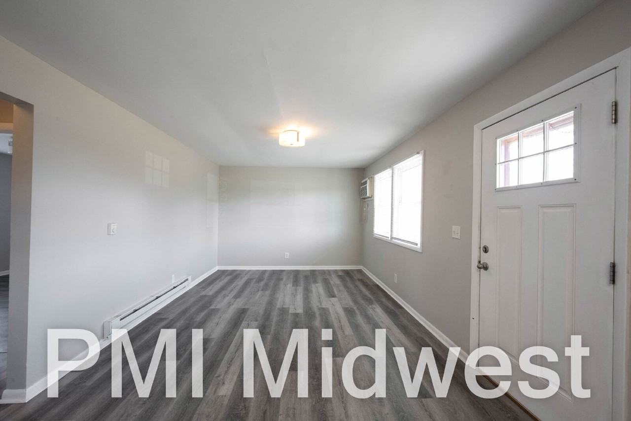 140 Maple Park Dr Apt 3 - Photo 3 of 26