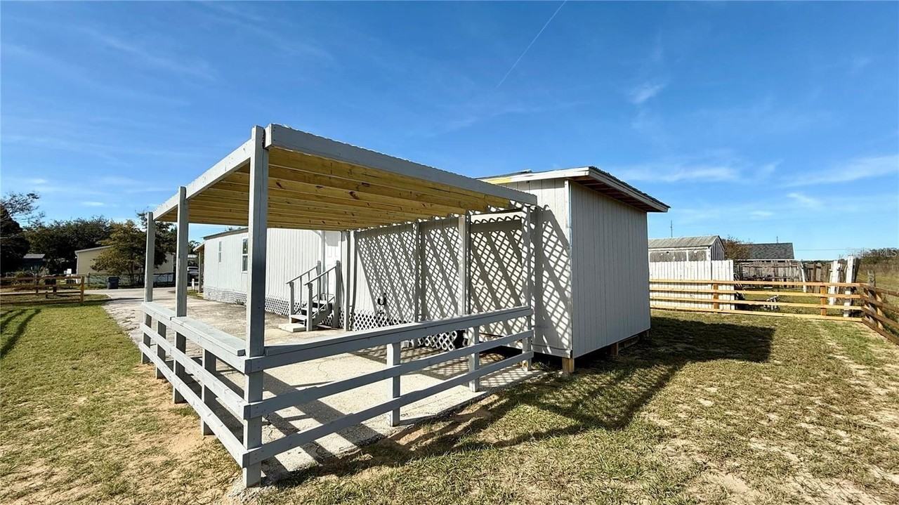 639 Ellison Pkwy - Photo 2 of 19