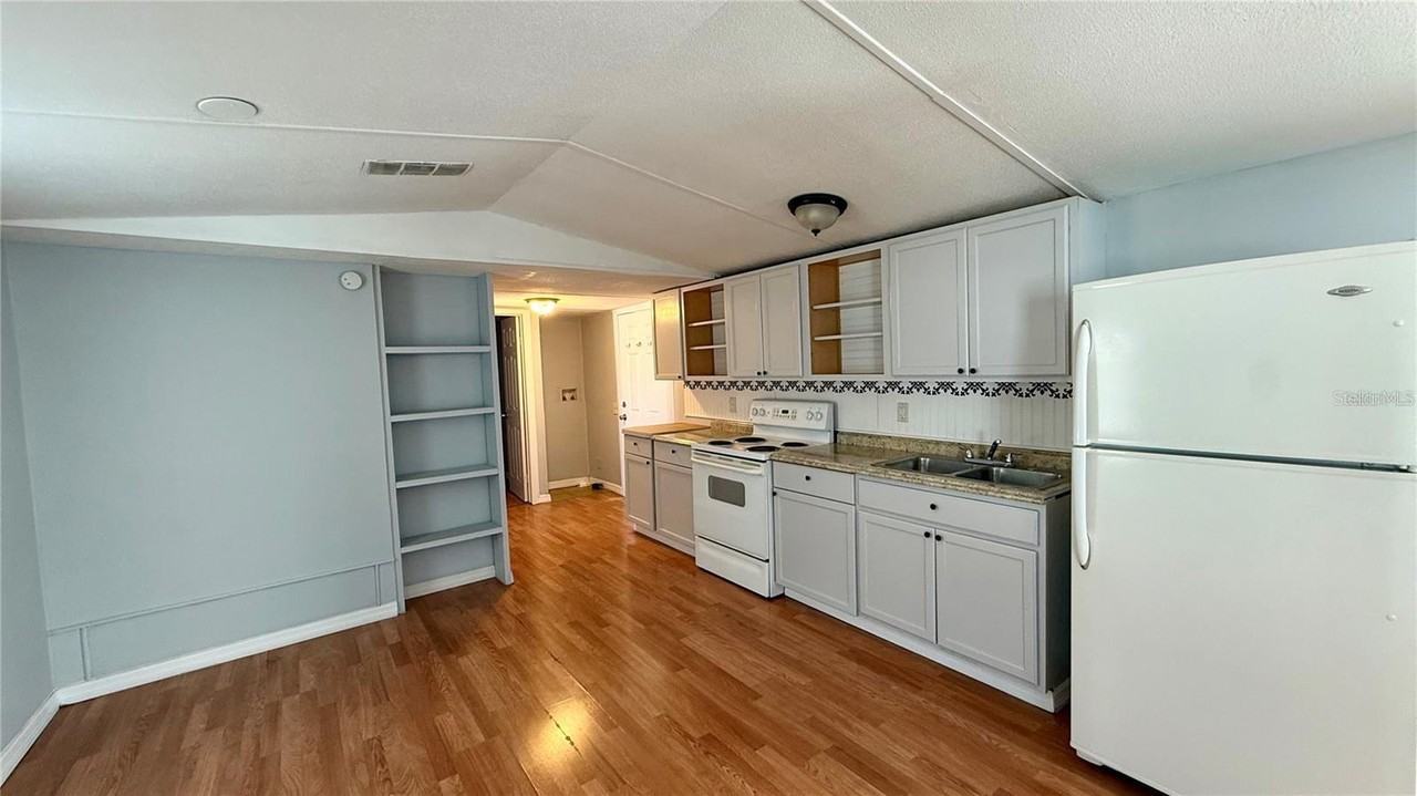 639 Ellison Pkwy - Photo 7 of 19