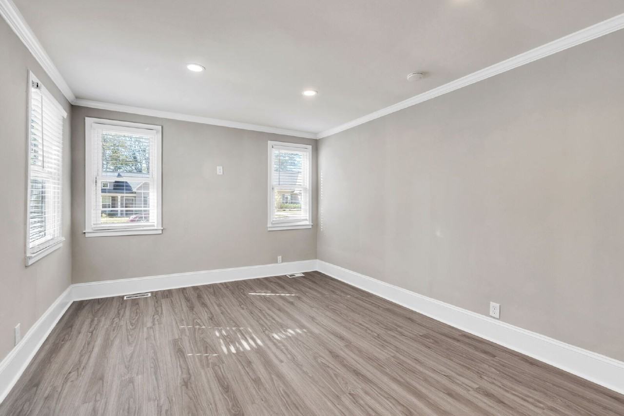 25 Celand St - Photo 3 of 27