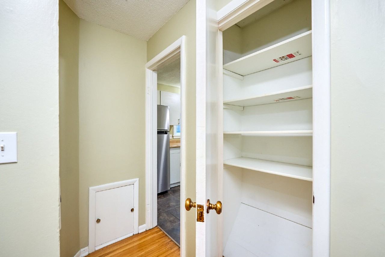 1090 11th Ave Se - Photo 7 of 19